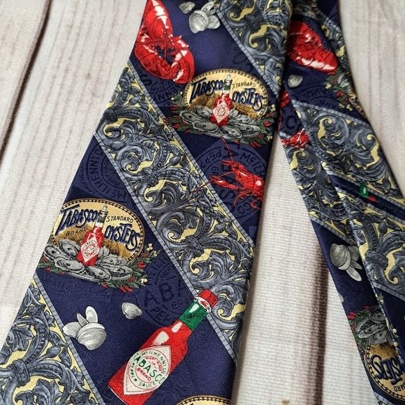 Tabasco Seafood Silk Tie - Picture 7 of 10